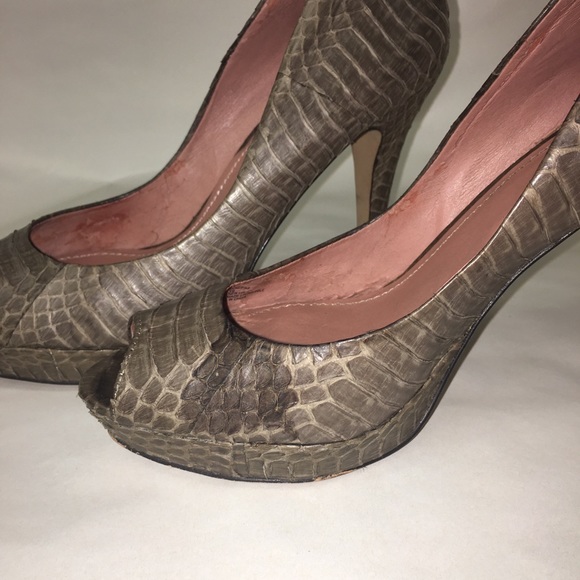 Vince Camuto heels - Picture 5 of 5